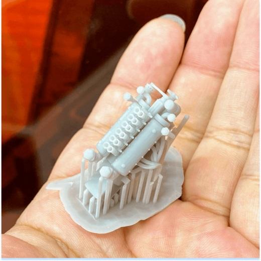 オフィス、自宅で手軽に使用できる3Dプリンタ用レジン グレー　エキマテ（SLA用液体レジン1000g　灰色） |  | 04