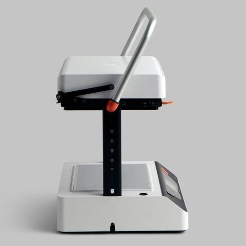 コンパクトデスクトップ真空成型機　Vaquform DT2 |  | 02