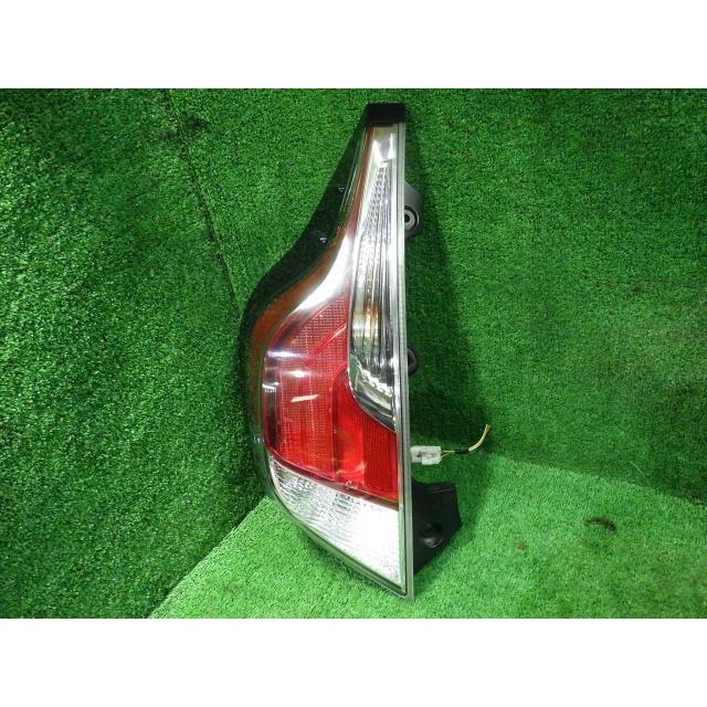 アクア DAA-NHP10 左テールランプ/テールライト G 5A3 スタンレー 52  