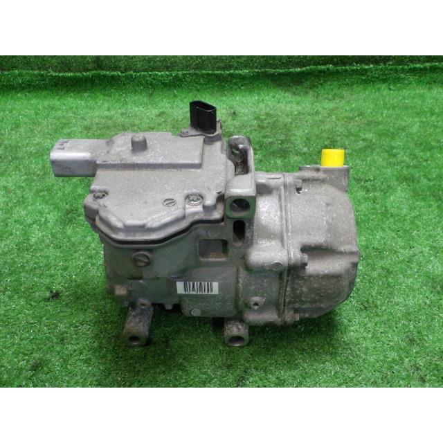 プリウス DAA-ZVW30 エアコンコンプレッサー S 1F7 デンソー ES14C  