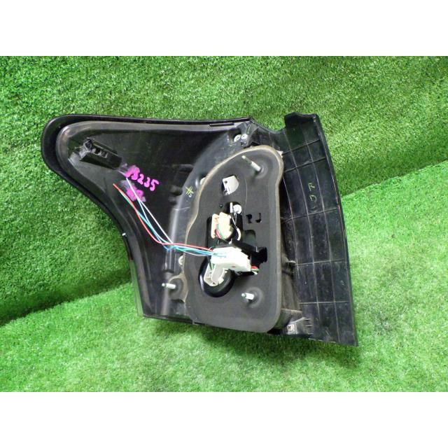 カローラフィールダー DBA-NZE164G 右テールランプ/テールライト 1.5X 