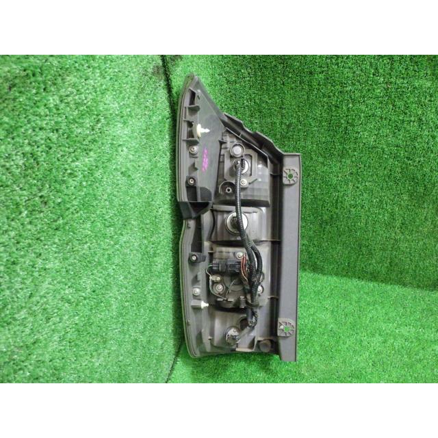 ステップワゴン DBA-RK5 右テールランプ/テールライト スパーダZ