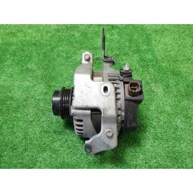 ヴィッツ DBA-NSP135 オルタネーター/ダイナモ F 4WD デンソー 27060  