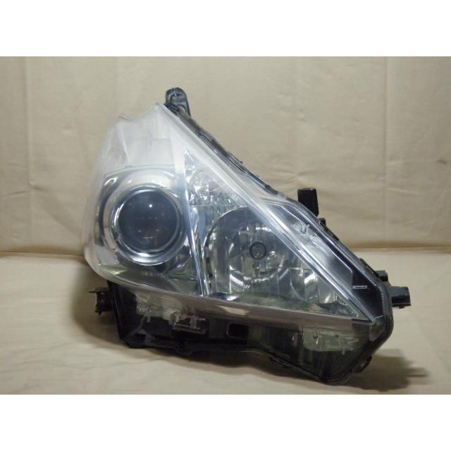 プリウスα ZVW41W 右ヘッドランプ右ヘッドライト
