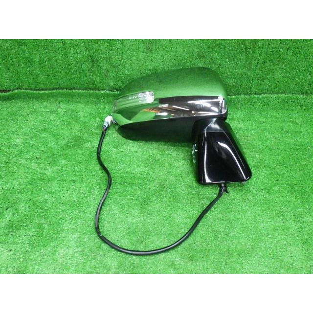 パーツ ヴォクシー DBA-ZRR85W 右サイドミラー ZS 4WD 7人 3ZR-FAE CVT 