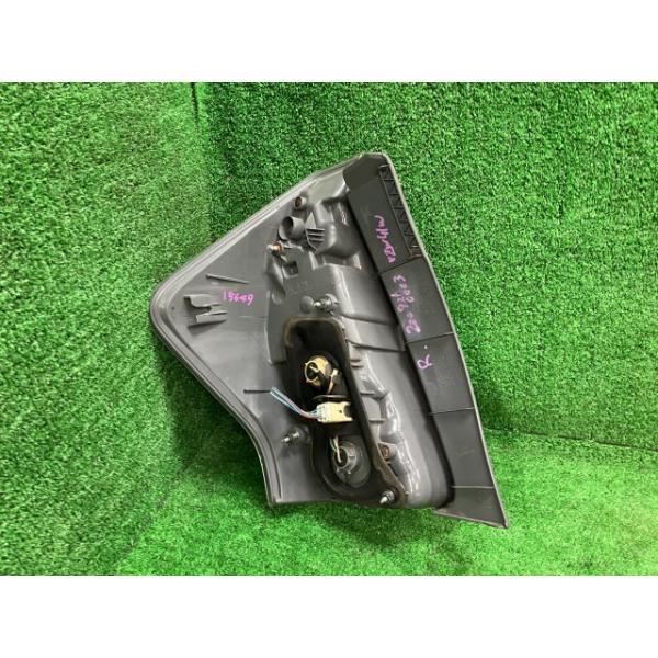 トヨタ（TOYOTA） プリウスα ZVW41W 右テールランプ・テールライト S 