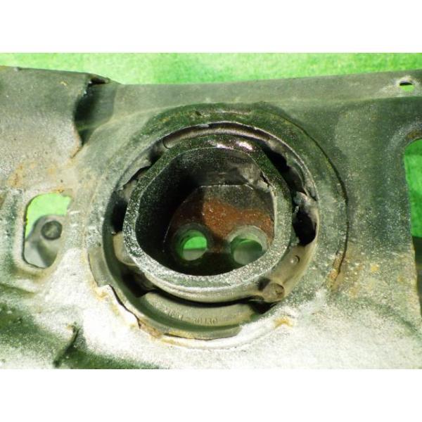 クラウンマジェスタ UZS187 リアメンバー C 4WD 51206-30090 062 トヨタ（TOYOTA） クラウンマジェスタ UZS187 リアメンバー C 4WD