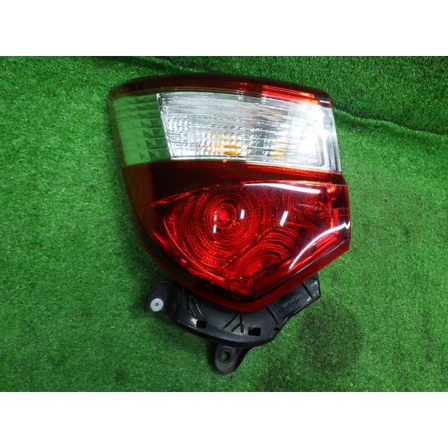 ヴィッツ NSP135 右テールランプ・テールライト F セーフティーエディション2  コイト 52-304 81551-52D20 1F7 ヴィッツ DBA-NSP135 左テールランプ/テールライト F 4WD 8T7 コイト