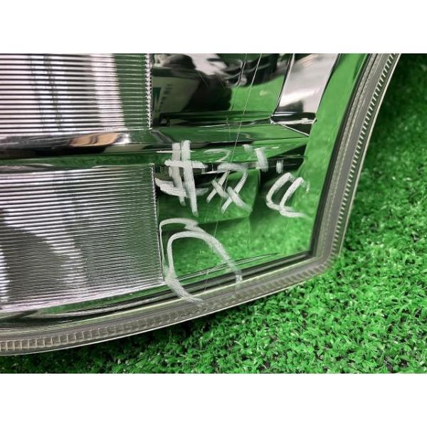プリウスα ZVW40W 右テールランプ・テールライト G  スタンレー 47-47 81551-47150 202 トヨタ（TOYOTA） プリウスα ZVW40W 右テールランプ・テールライト G