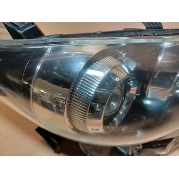 トヨタ（TOYOTA） コーティング済 ウィッシュ ZGE25W 右ヘッドランプ