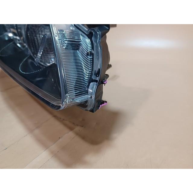 トヨタ（TOYOTA） コーティング済 エスティマ ACR55W 右ヘッドランプ