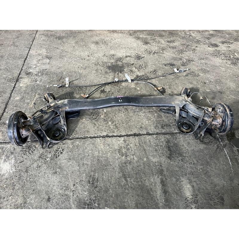 リアアクスルビーム 日産 純正 リーフ 《 ZE1 》 リアアクスルビーム P80600-24002985