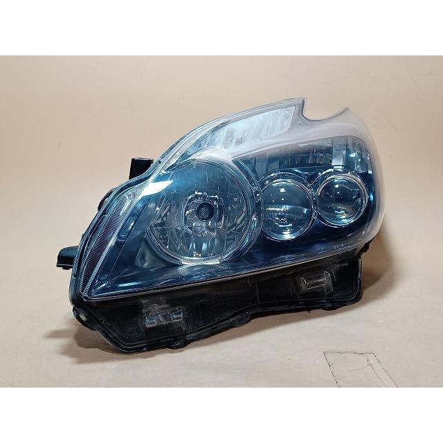 車 30プリウス Sツーリングヘッドライト