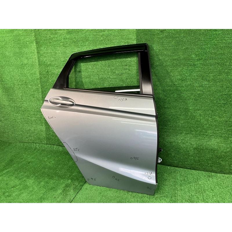 フィット GK4 右リアドア 13G Lパッケージ 4WD アサヒ M2L3 67510-T5A-000ZZ NH823M ホンダ（HONDA） フィット GK4 右リアドア 13G Lパッケージ 4WD アサヒ