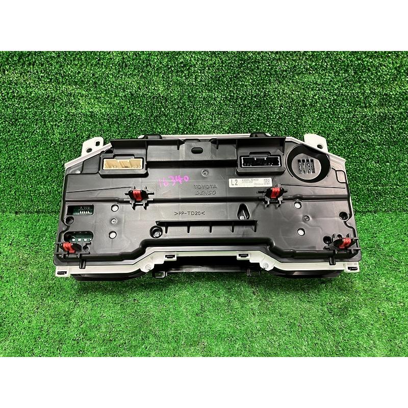 トヨタ（TOYOTA） ヤリス MXPA15 スピードメーター X 4WD 83800-5D420