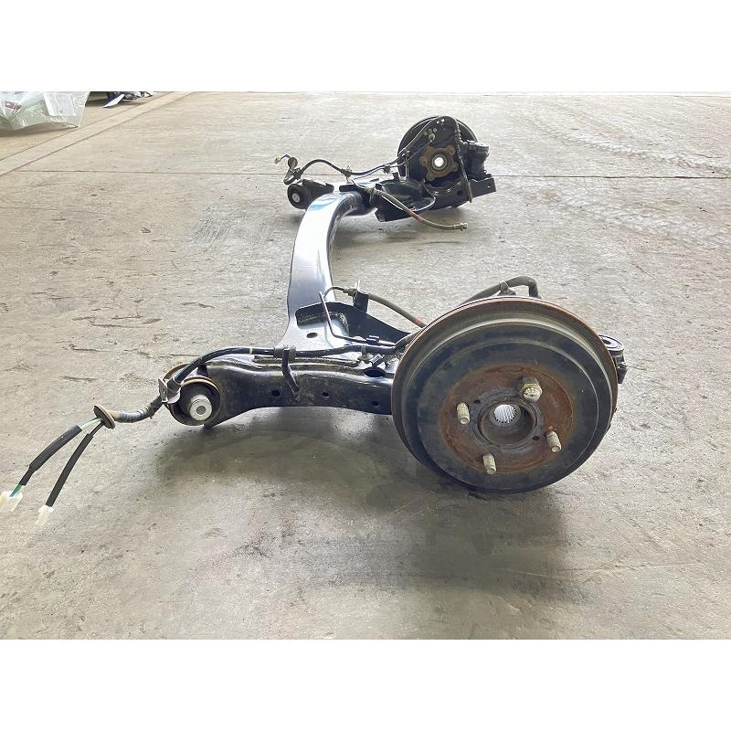 ホンダ（HONDA） N-BOX JF4 リアアクスルビーム L 4WD 42100-TKS-J00