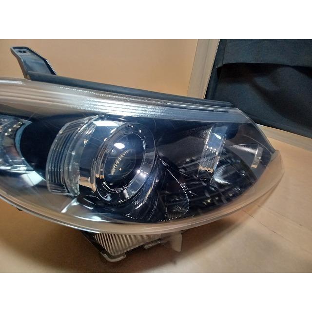 トヨタ（TOYOTA） エスティマ ACR55W 右ヘッドランプ・ヘッドライト 