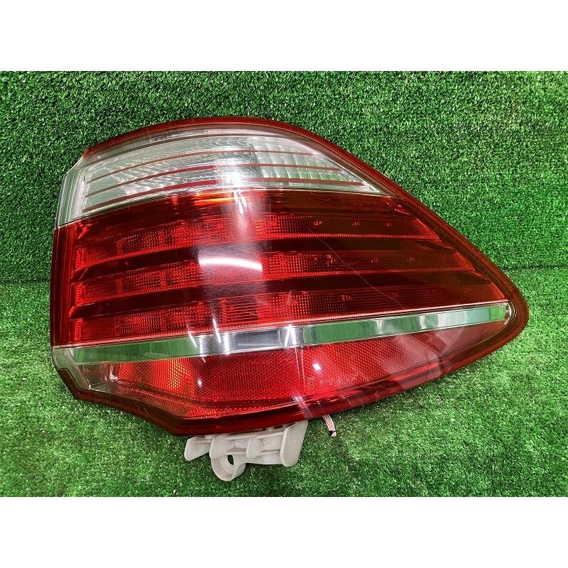 トヨタ（TOYOTA） クラウン GRS202 右テールランプ・テールライト