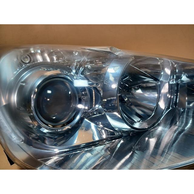 トヨタ（TOYOTA） コーティング済 アクア NHP10 右ヘッドランプ