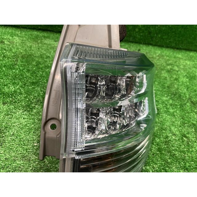 エスティマ AHR20W 右テールランプ・テールライト X イチコ 28-207 