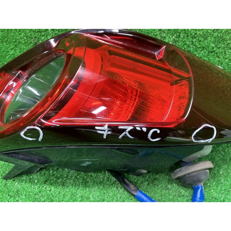 マツダ（Mazda） CX-5 KF2P 右テールランプ・テールライト XD プロ