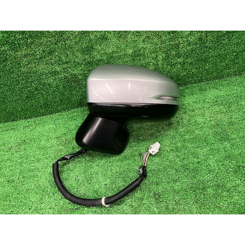 フィット GK4 左サイドミラー・ドアミラー 13G Fパッケージ 4WD M62 76258-T5A-J51 NH700M ホンダ（HONDA） フィット GK4 左サイドミラー・ドアミラー 13G F
