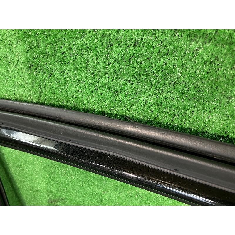 トヨタ（TOYOTA） アクア NHP10 左リアドア S ニホンイタ M31Q8 67004