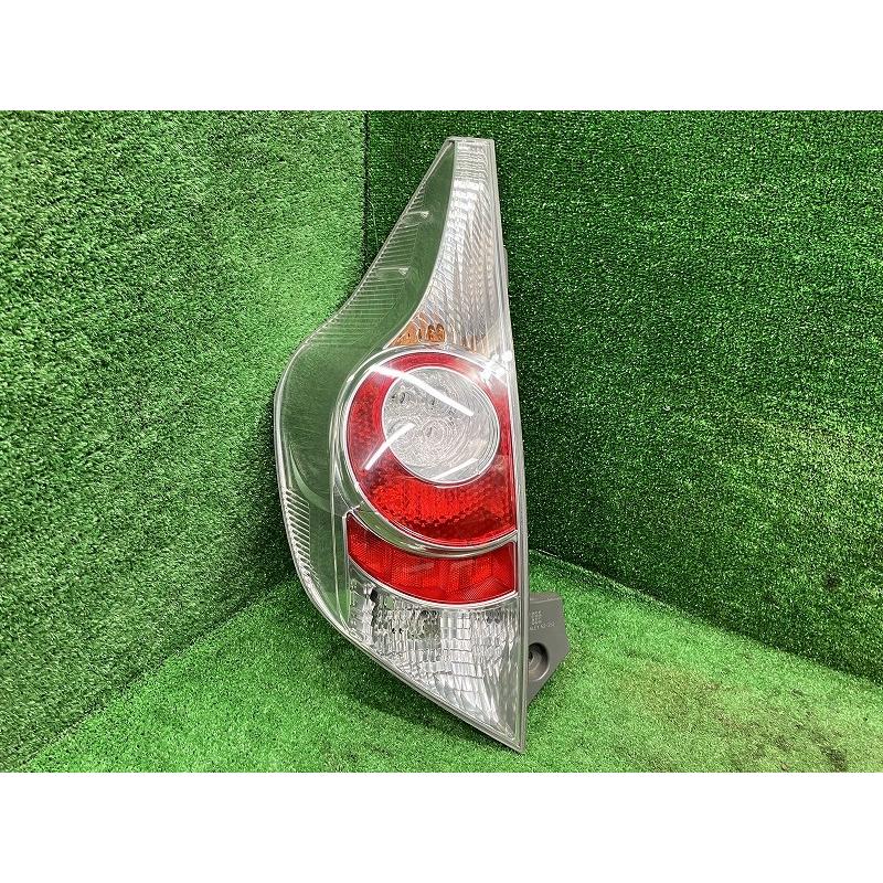 トヨタ（TOYOTA） アクア NHP10 左テールランプ・テールライト S