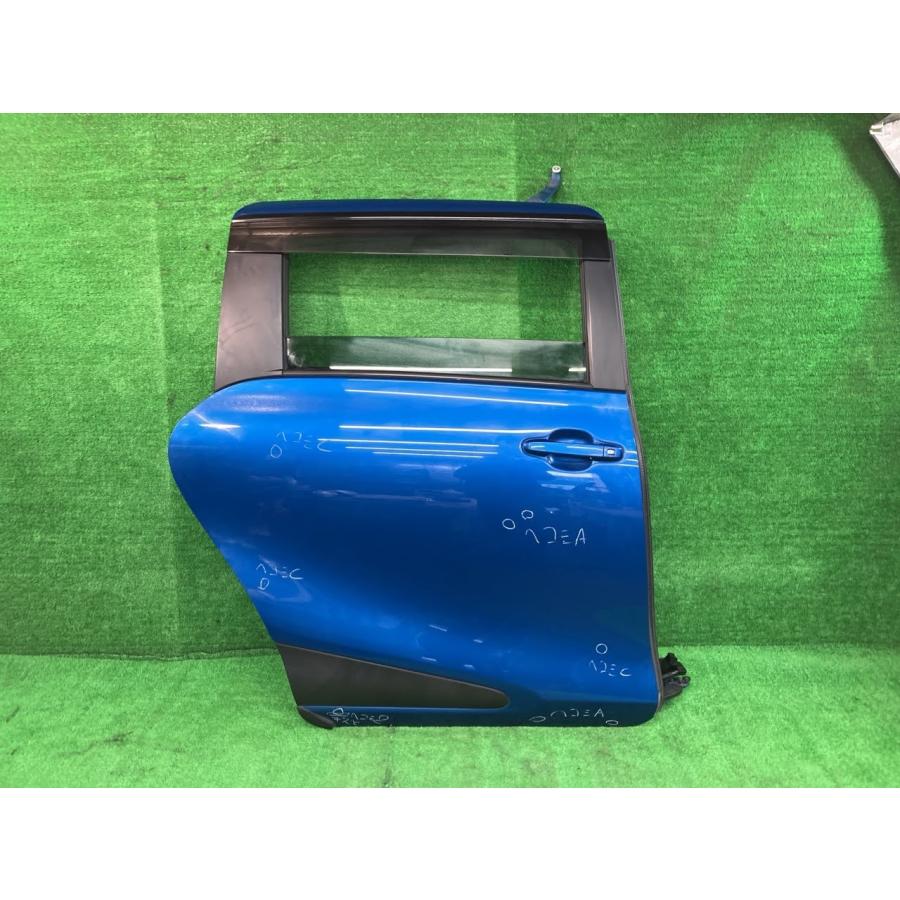 シエンタ NHP170G 右リアドア ハイブリッドG 7人 ニホンイタ M31Q8 67003-52570 8T7 トヨタ（TOYOTA） シエンタ NHP170G 右リアドア ハイブリッドG 7人