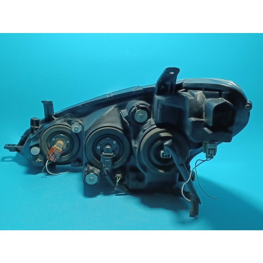 トヨタ（TOYOTA） コーティング済 エスティマ AHR10W 右ヘッドランプ