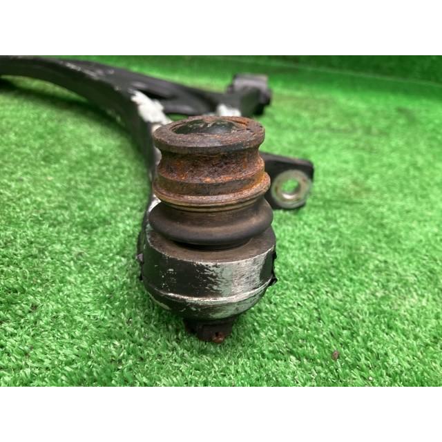 レヴォーグ VM4 右フロントロアアーム 1.6GT-Sアイサイト 4WD 20202VA000 61K SUBARU（スバル） レヴォーグ VM4 右フロントロアアーム 1.6GT-Sアイ