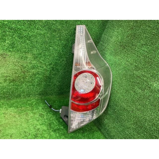 トヨタ（TOYOTA） アクア NHP10 右テールランプ・テールライト G