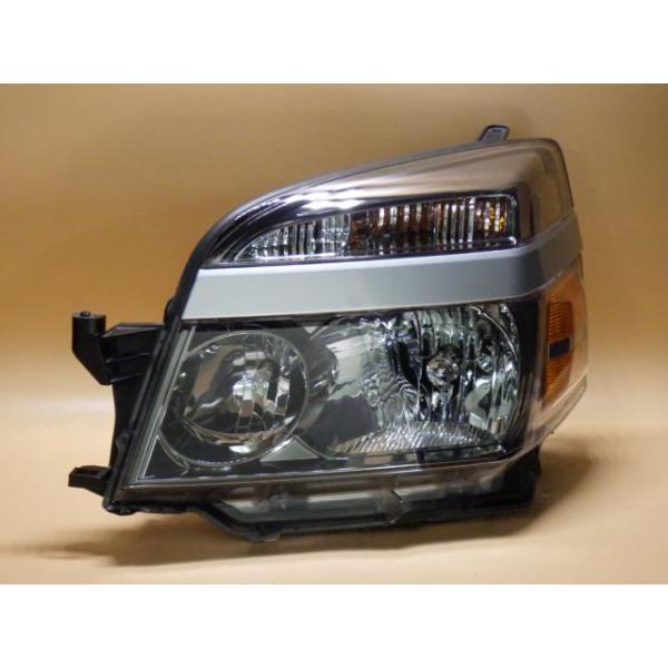 ヴォクシー コーティング済 DBA-AZR65G 左ヘッドランプ/ヘッドライト X  