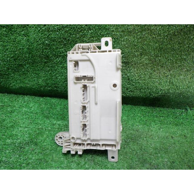 ライズ 5BA-A210A ヒューズボックス G 4WD 82600-B1342 82600-B1342