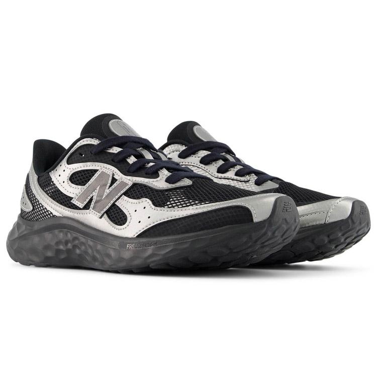 ニューバランス Fresh Foam Arishi v4 Tiralux MARISTE42E メンズシューズの画像
