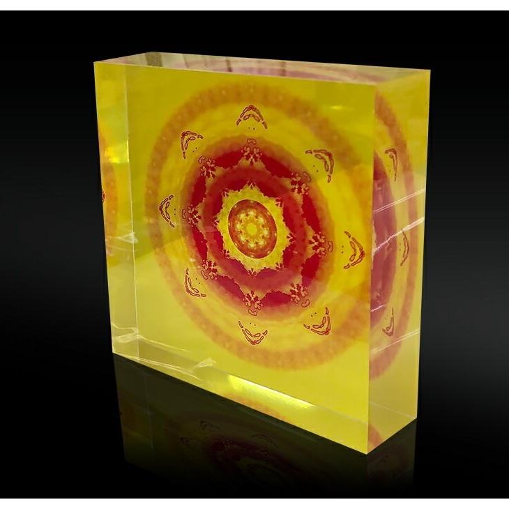 クリスタルクスリエ 輪宝 中サイズ7.5cm×7.5cm×2cm 奇跡のコイル