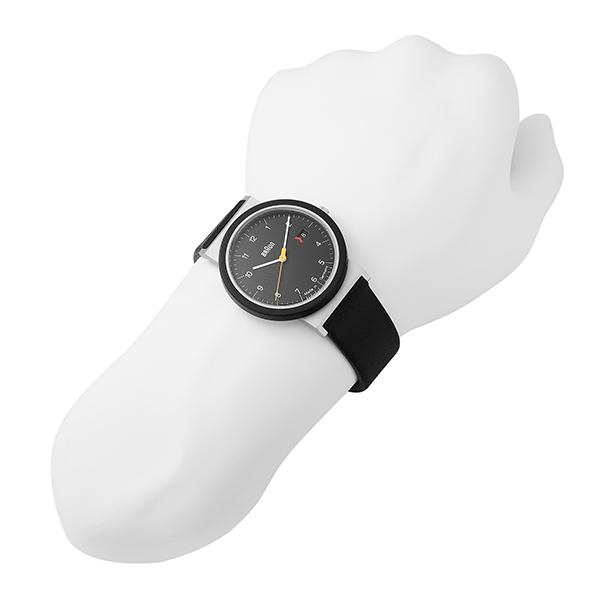 BRAUN ブラウン AW10 腕時計 AW10EVO ブラック 黒 新品電池で安心出荷 