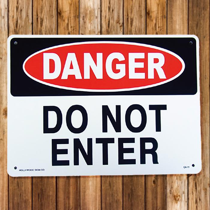 プラスチックサインボード 危険 立ち入り禁止 DANGER DO NOT ENTER CA