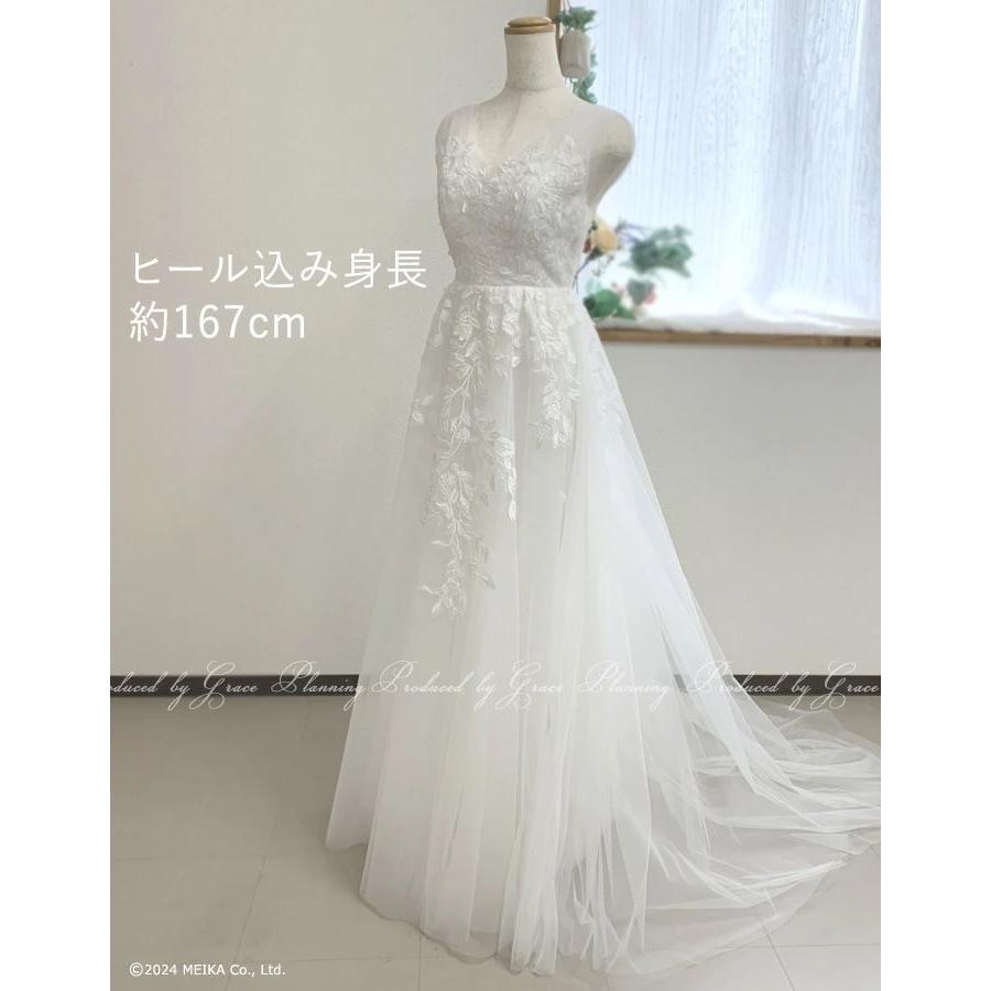 小花と刺繍がかわいいウエディングドレス 結婚式 前撮り 花嫁 ベージュ