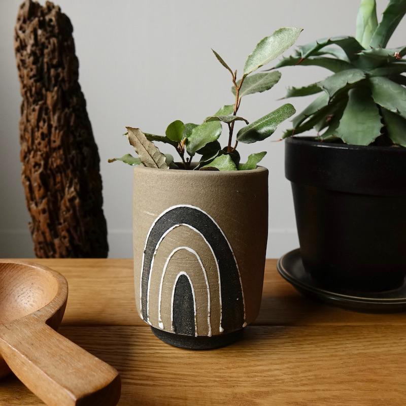 Madam Stoltz 花瓶 テラコッタ ポット 北欧 おしゃれ w10.5xh13.5cm ハンドメイド |  | 02