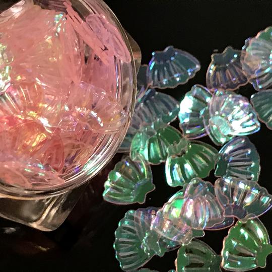 シェルのホログラムH クリアピンク オーロラ 青 貝 貝殻 マリン 海 夏モチーフ レジン封入 パーツ ハンドメイド | 