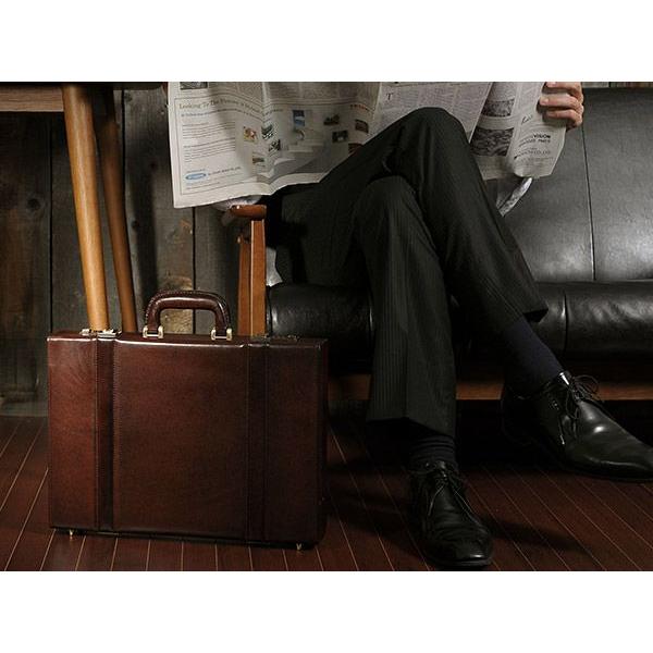 青木鞄 ビジネスバッグ メンズ Lugard アタッシュケース【新品同様】 アタッシュケース 革 オシャレ 青木鞄 Lugard 本革 メンズ