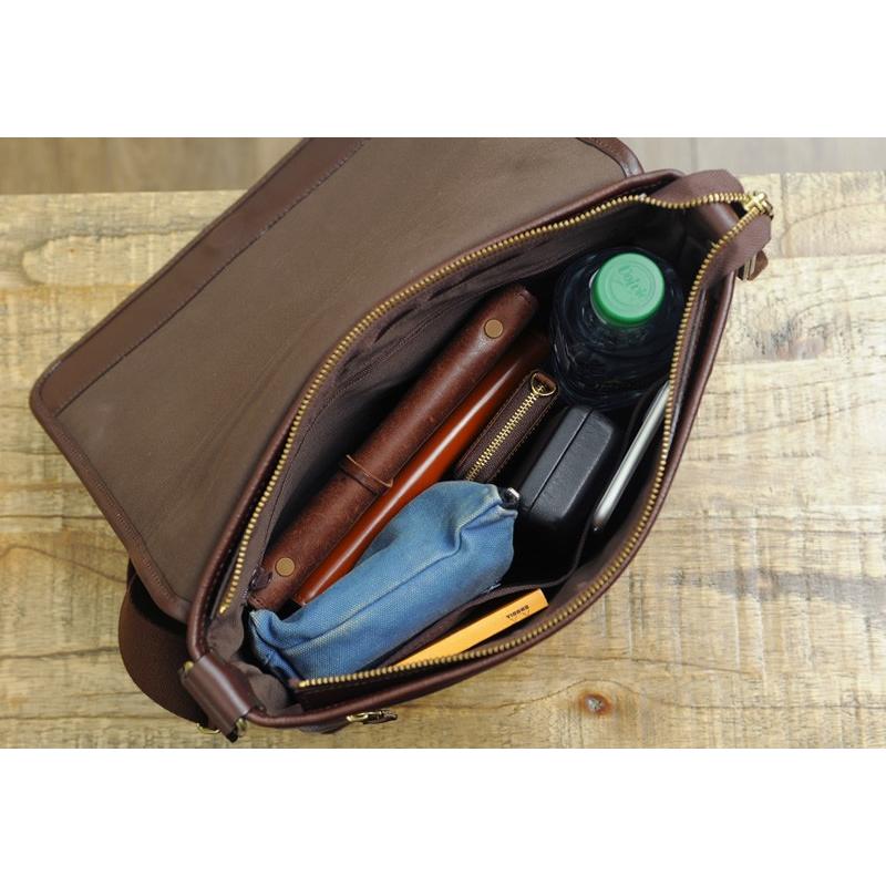 豊岡鞄 ショルダーバッグ メンズ 本革 牛革 横型  斜めがけバッグ B5 シンプル カジュアル 斜めがけ 大人 かっこいい レザー  【送料無料】 豊岡鞄 本革ショルダーバッグ 横型 メンズ 男性 大人 斜めがけバッグ