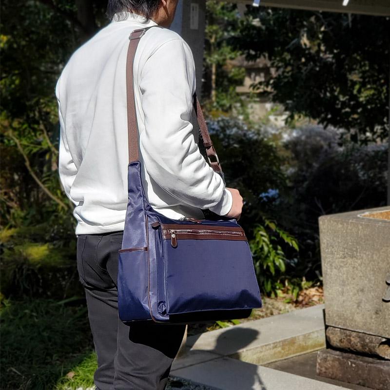 ショルダーバッグ メンズ ナイロン 軽量 ヨコ型 BLAZER CLUB 横型