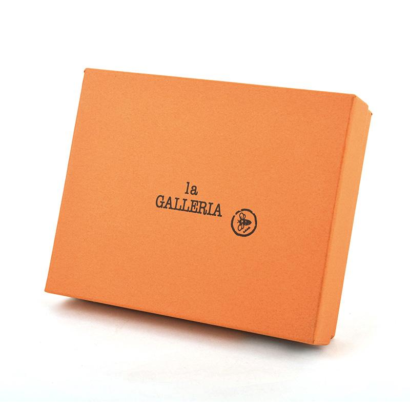 青木鞄 la GALLERIA 本革スムース 小銭入れ付き二つ折り財布 Emblema