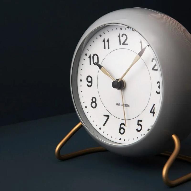 置き時計 おしゃれ アナログ 北欧 ARNE JACOBSEN テーブルクロック