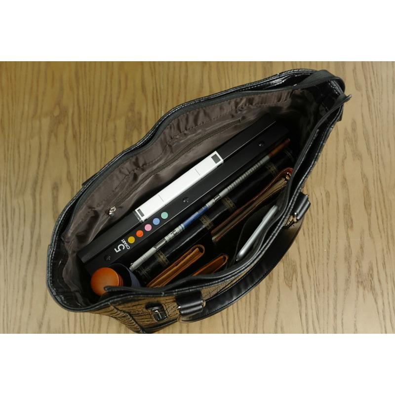 美品 Daniel&Bob クロコダイル型押し トートバッグ 大容量 ビジネス 美品 Daniel&Bob クロコダイル型押し トートバッグ 大容量
