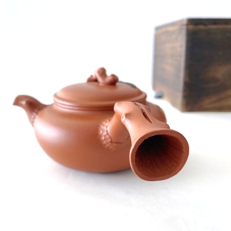 宜興 紫砂壷 朱泥 茶壺 急須 煎茶道具 急須 箱付（松葉唐羽壺） : t188 