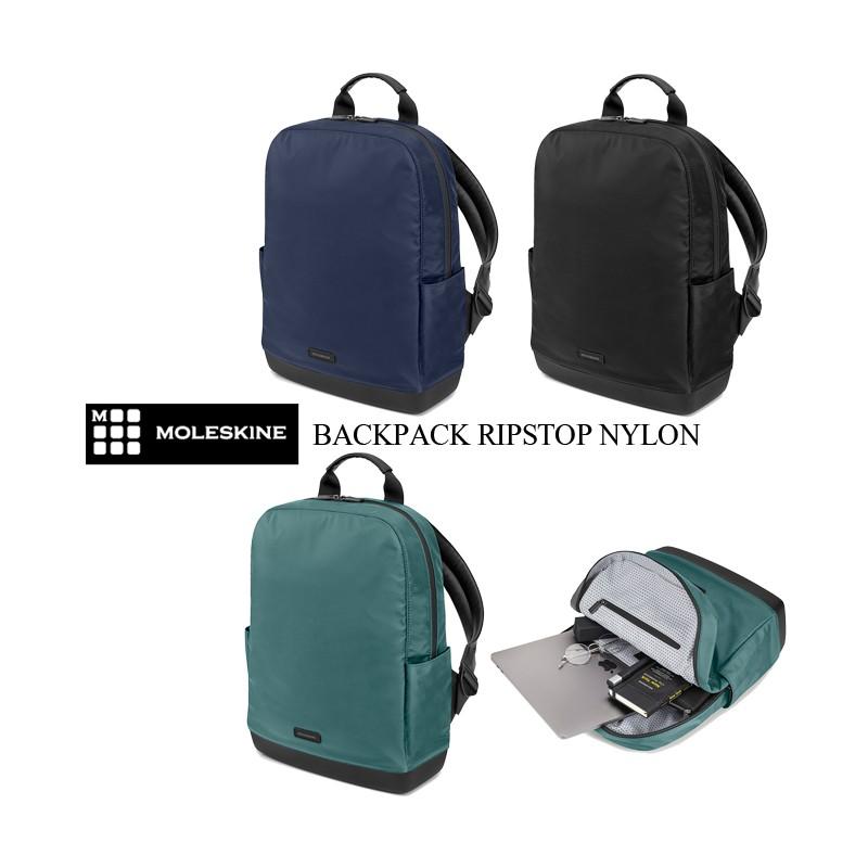 モノリスの“オールブラック”バックパック、マグネットポケットの収納力