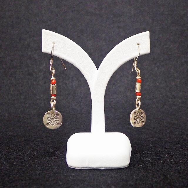 ピアス シルバーピアス カレン族 カレンシルバー チャーム 刻印 花 